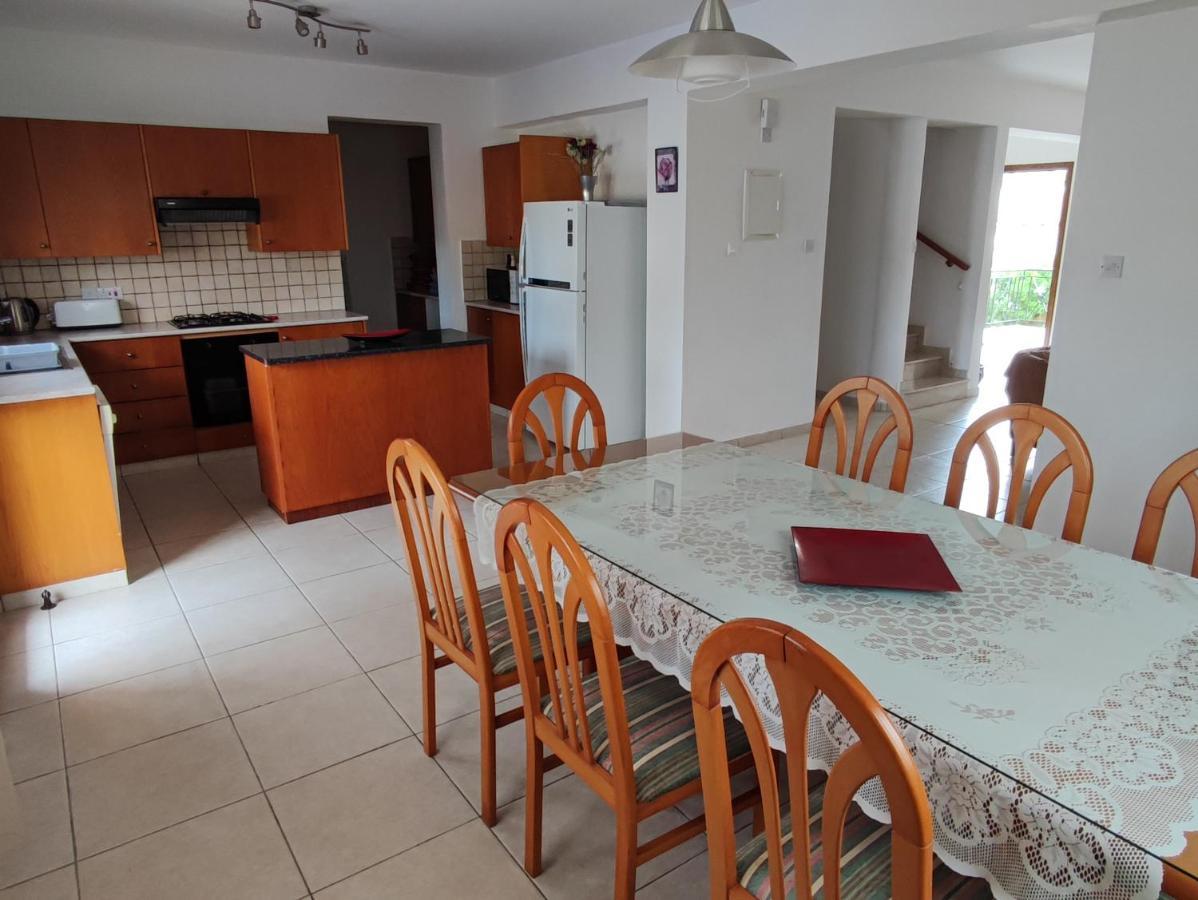 Villa Rina Paphos Exterior photo