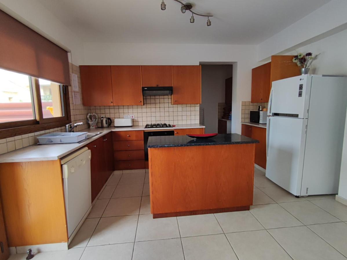 Villa Rina Paphos Exterior photo