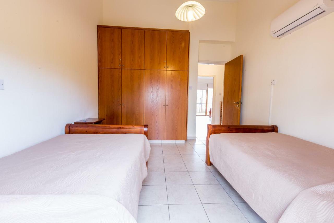 Villa Rina Paphos Exterior photo